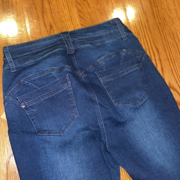 Flamingo NWT flare jeans Size large Dark wash denim - Picture 7 of 8